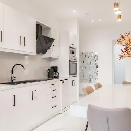 Villa Cavo Mare Mirazur Luxury Retreat With Private Pool *